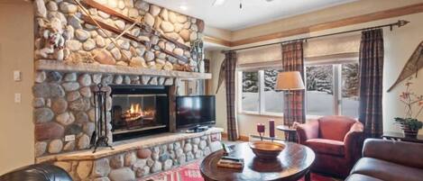 TV, fireplace