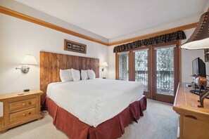 2 habitaciones, tabla de planchar con plancha, cuna de viaje y wifi 