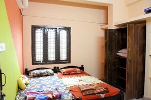1 bedroom, iron/ironing board, WiFi - AVN301 - Lovely 1 Bedroom, AC, Wifi, Kitchen set (Hyderabad)