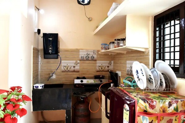 Refrigerador, arrocera y batidora 