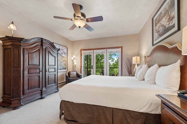 3 bedrooms, desk, iron/ironing board, travel crib