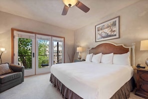3 bedrooms, desk, iron/ironing board, travel cot - The Charter at Beaver Creek C220, 3 Bed/3 Bath (Beaver Creek)