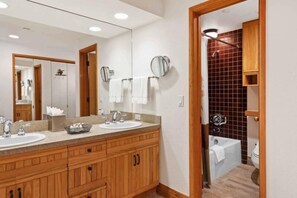 Hair dryer, towels - The Charter at Beaver Creek C035 (Beaver Creek)