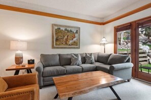 TV, fireplace - The Charter at Beaver Creek C030 (Beaver Creek)