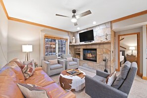 TV, fireplace - The Charter at Beaver Creek C020 (Beaver Creek)