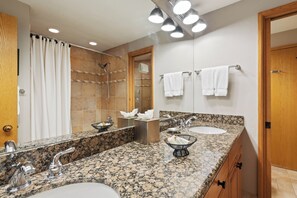 Hair dryer, towels - The Charter at Beaver Creek C020 (Beaver Creek)