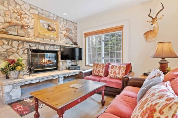 TV, fireplace - The Charter at Beaver Creek C010 (Beaver Creek)