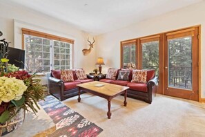 TV, fireplace - The Charter at Beaver Creek  C010 (Beaver Creek)