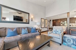 TV, fireplace - The Charter at Beaver Creek B440 (Beaver Creek)