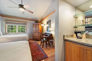 アイロン / アイロン台、旅行用ベビーベッド、WiFi、ベッドシーツ