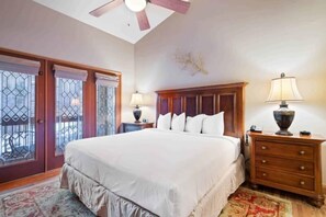 1 soverom, strykejern/-brett, reiseseng for barn og wi-fi