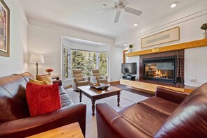 TV, fireplace - The Charter at Beaver Creek B320 (Beaver Creek)