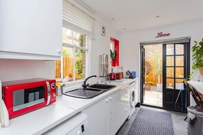 Private kitchen - Quirky 2 Bedroom Apartment in Elephant and Castle (London)