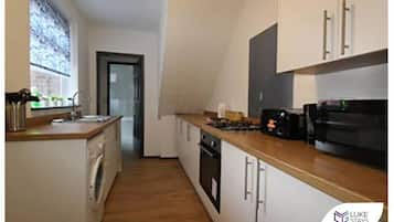 Fridge, oven, stovetop, toaster