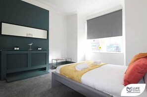 2 chambres, fer et planche à repasser, accès Internet, draps fournis