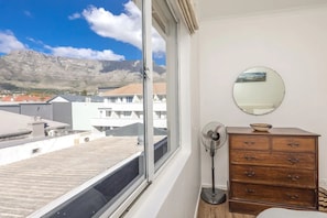 Apartamento básico, várias camas | Parte interna