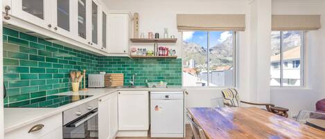 Basic-Apartment, Mehrere Betten | Eigene Küche | Kühlschrank, Mikrowelle, Ofen, Herdplatte