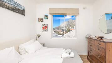 Basic Apartment, Multiple Beds | 2 bedrooms, iron/ironing board, bed sheets