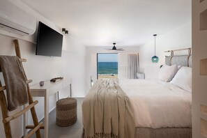Superior Maisonette Suite with Direct Sea View | Egyptian cotton sheets, premium bedding, memory foam beds, minibar - Calla Luxury Seafront Suites (Rethymno)