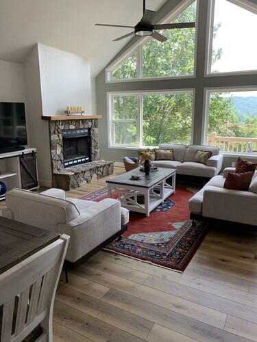 Amazing view from the Family Lake Retreat