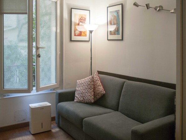 TV - 15m² Comfortable In The Heart Of Paris! (Paris)