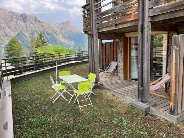 تناول الطعام بالخارج