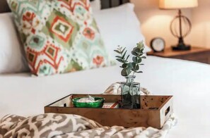4 bedrooms, desk, iron/ironing board, travel cot