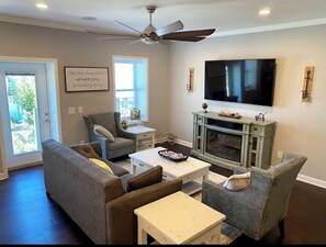 Smart TV, DVD player, music library, stereo - WJ Downtown Overlook (West Jefferson)