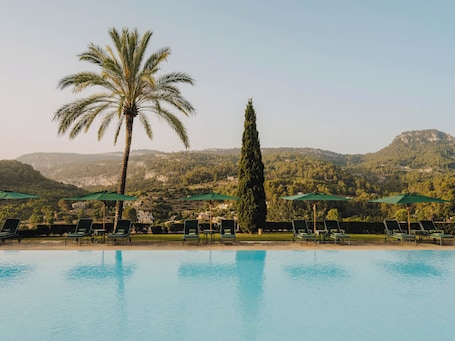 Indoor pool, 2 outdoor pools, cabanas (surcharge)