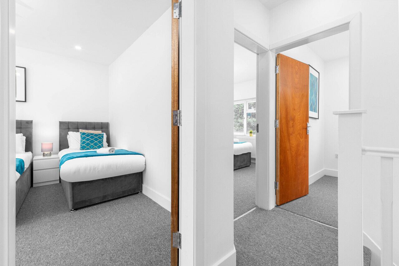 5 室のベッドルーム、アイロン / アイロン台、WiFi (無料)、ベッドシーツ