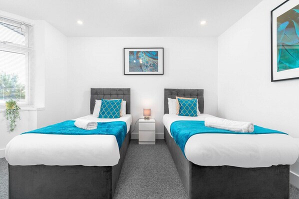 5 bedrooms, iron/ironing board, free WiFi, bed sheets