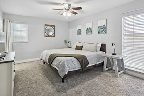 3 chambres, bureau, lit de bébé portatif, accès au Wi-Fi (inclus)