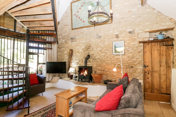 Cottage | Living room | Fireplace