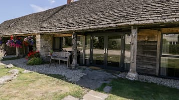 Cottage | Property grounds