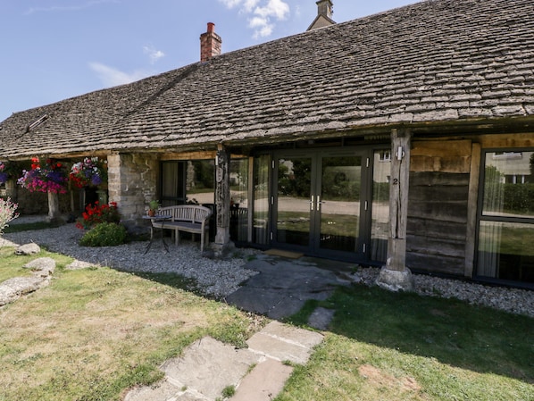 Cottage | Property grounds