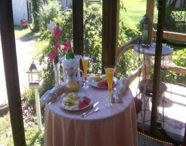 Outdoor dining