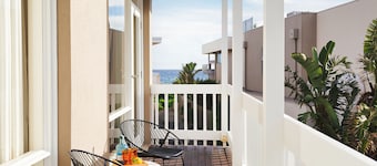 Rest Ashored Direct Beach Access