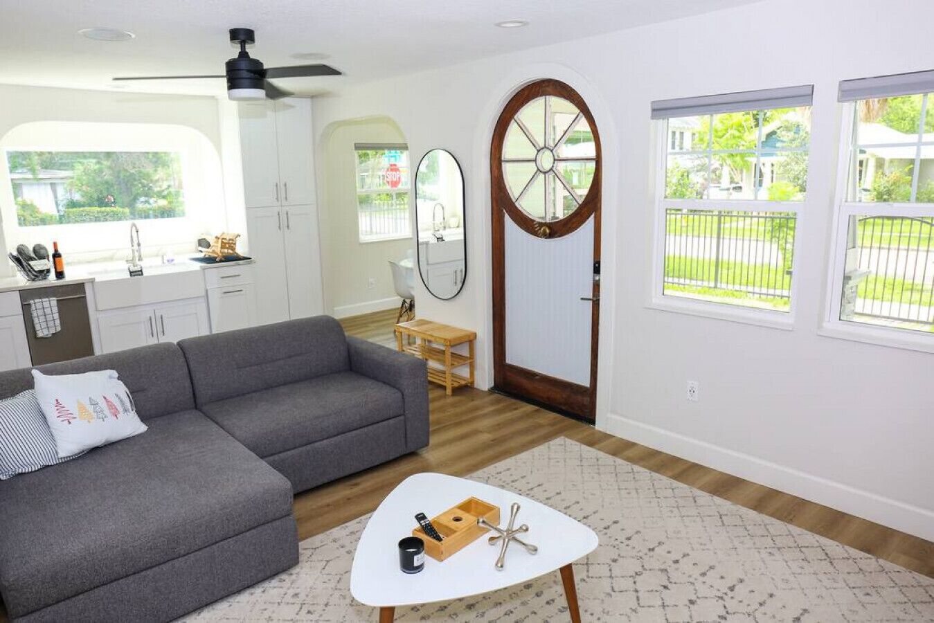 Smart TV, fireplace, stereo, computer monitors