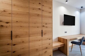 Luokittelematon kuva, 2 kautta 56, painike