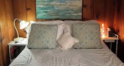 Woodland Oasis Cabin Apartment