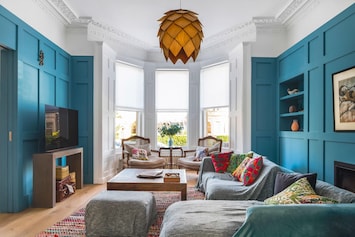 Living Room / Lounge