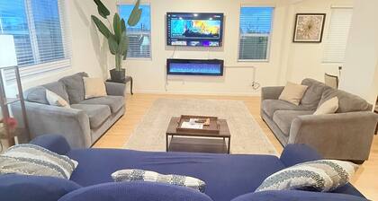 Entire Luxury 4 br House Near River with Hot Tub