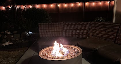 Entire Luxury 4 br House Near River with Hot Tub
