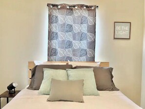 3 bedrooms, desk, iron/ironing board, travel cot