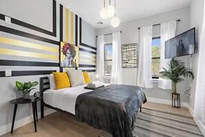 2 slaapkamers, een strijkplank/strijkijzer, gratis wifi, beddengoed