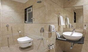 Quarto casal luxo | Banheiro | Produtos de toalete grátis, toalhas de banho, sabonete, shampoo
