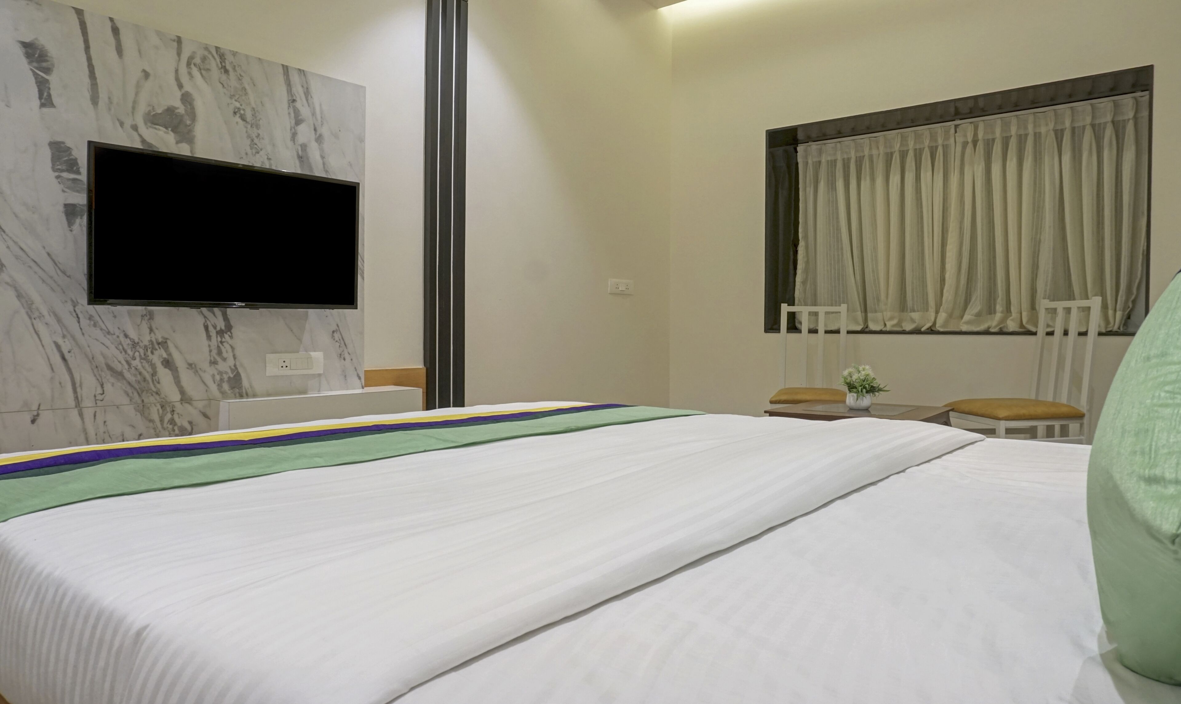 Deluxe Double Room | Desk, soundproofing, iron/ironing board