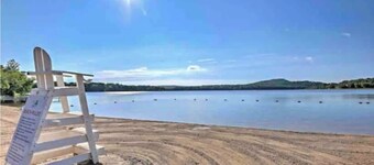 Lake access/Arcade/Hot Tub and A/C! The best Pocono community- book now!