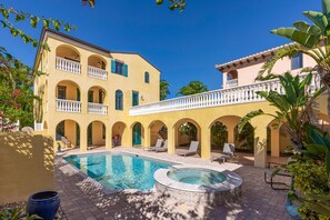 A heated pool - Villa Del Mar - The ultimate vacation home (Captiva)