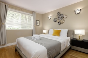 Casa Deluxe | Decoración personalizada, muebles diferentes y escritorio